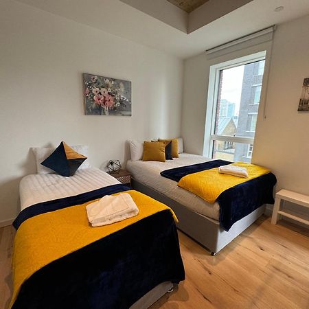 London Luxury Flat With Balcony, River View, O2 Arena, Excel, Canary Wharf, Station Leilighet Eksteriør bilde