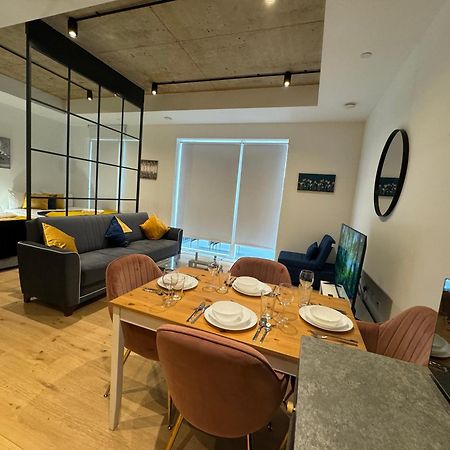 London Luxury Flat With Balcony, River View, O2 Arena, Excel, Canary Wharf, Station Leilighet Eksteriør bilde