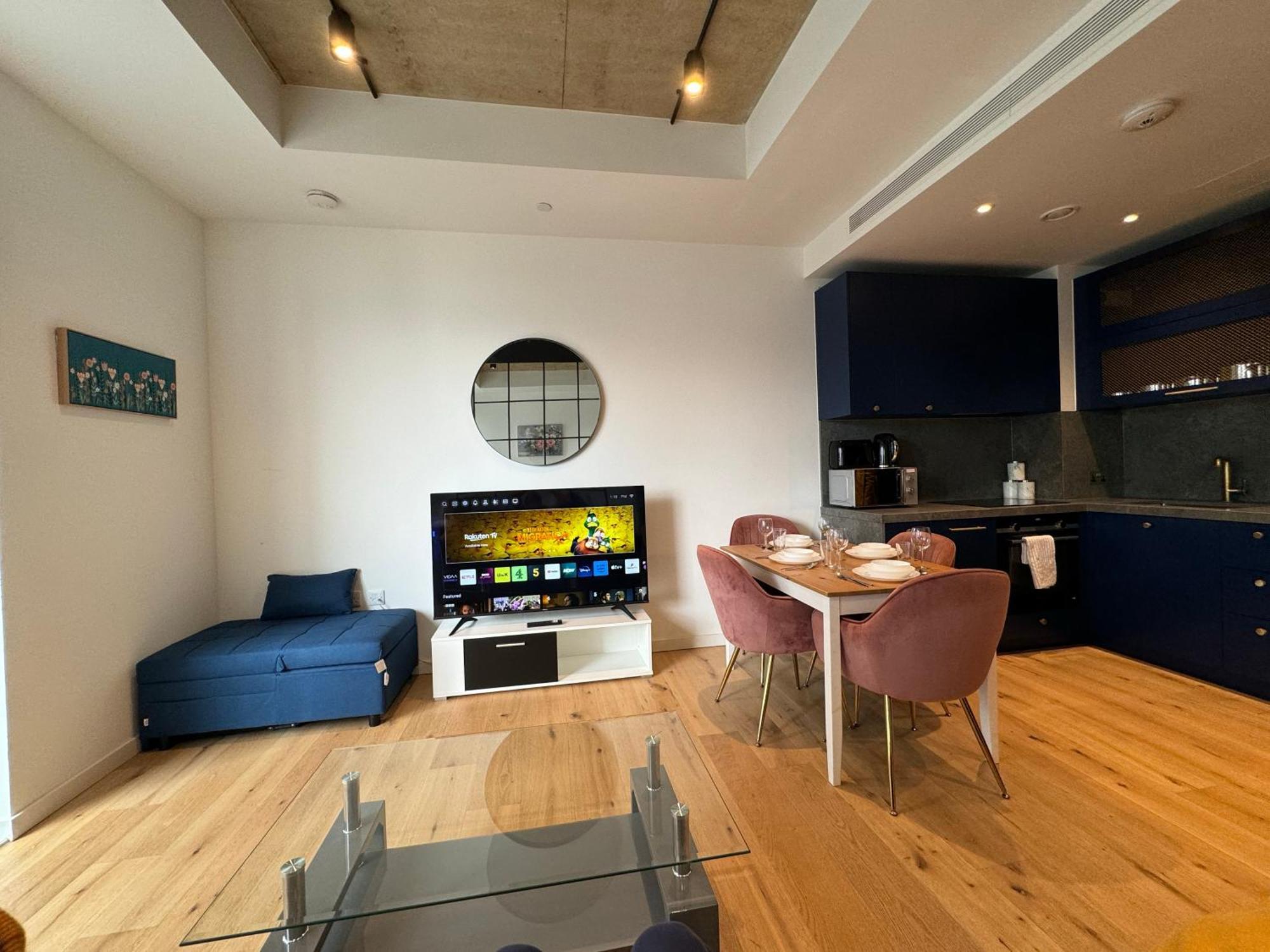 London Luxury Flat With Balcony, River View, O2 Arena, Excel, Canary Wharf, Station Leilighet Eksteriør bilde