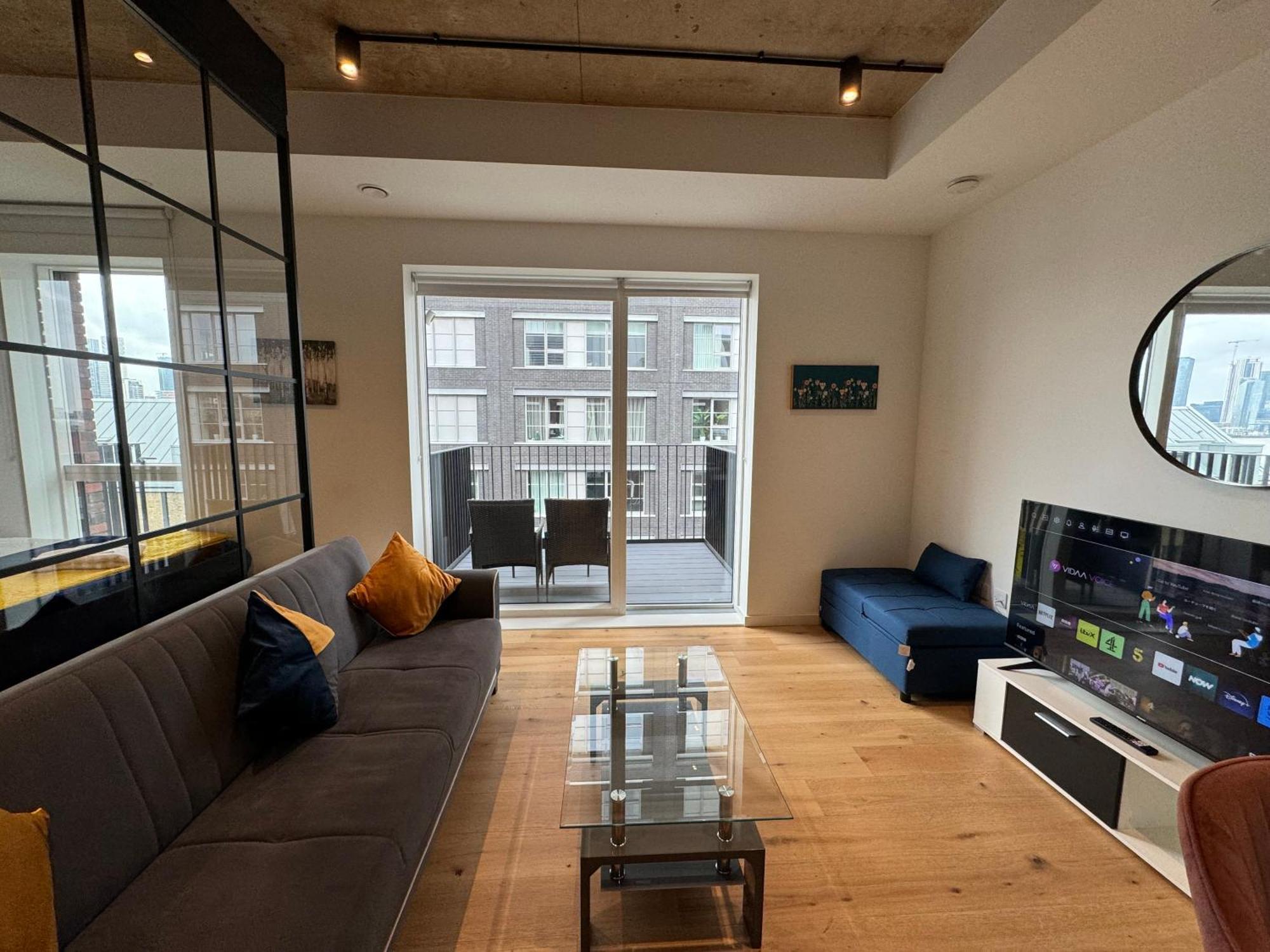 London Luxury Flat With Balcony, River View, O2 Arena, Excel, Canary Wharf, Station Leilighet Eksteriør bilde