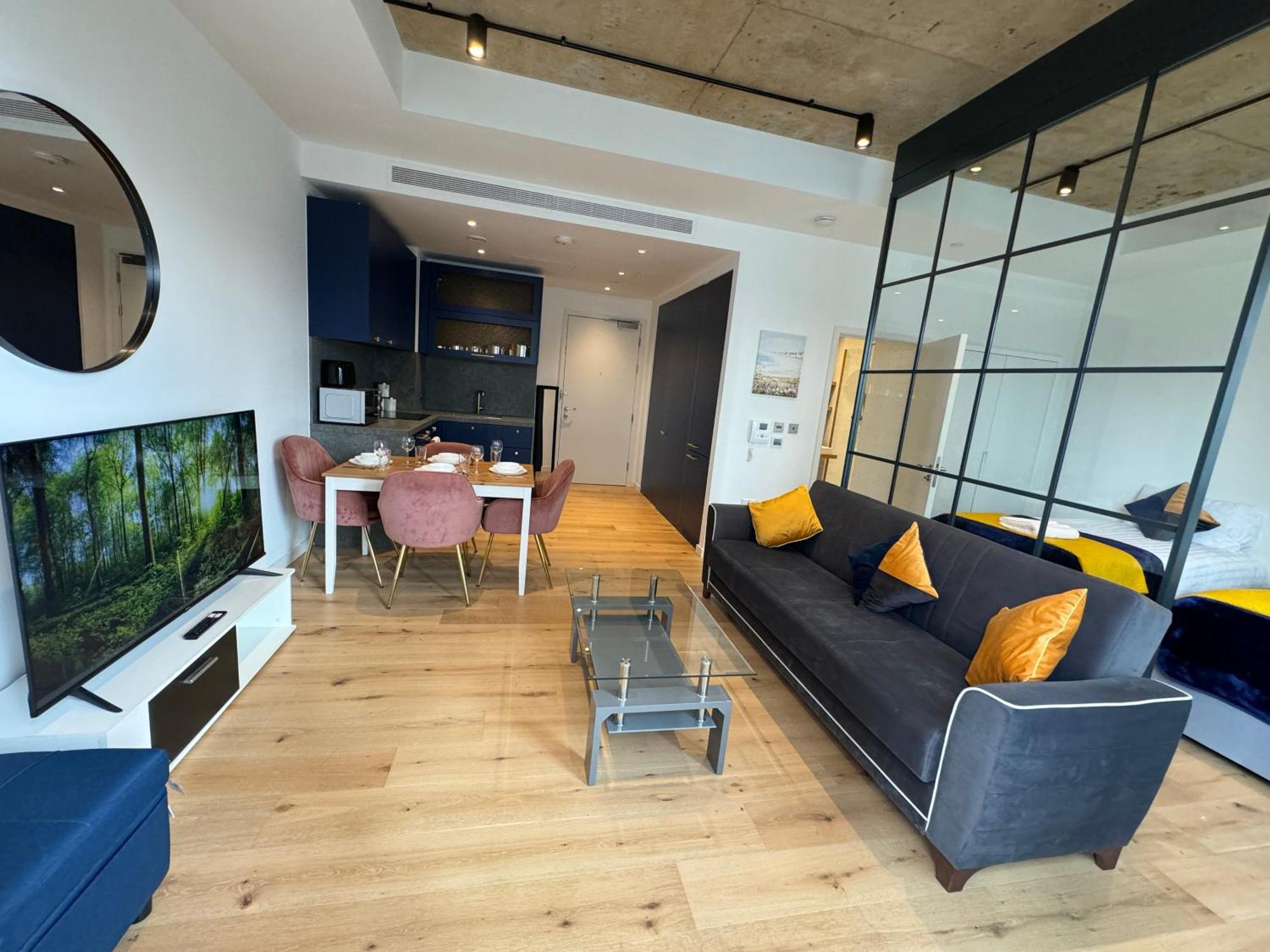 London Luxury Flat With Balcony, River View, O2 Arena, Excel, Canary Wharf, Station Leilighet Eksteriør bilde