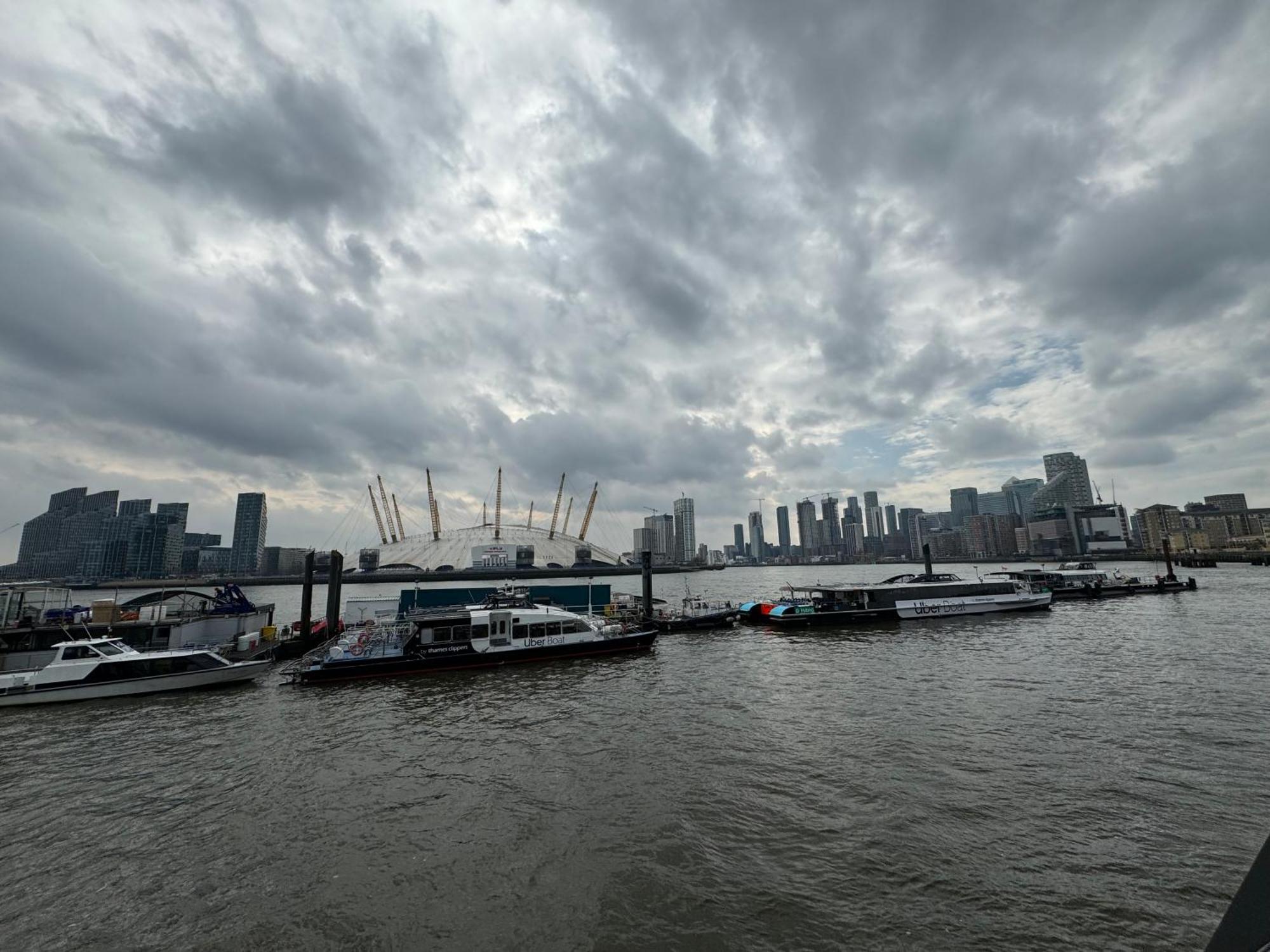 London Luxury Flat With Balcony, River View, O2 Arena, Excel, Canary Wharf, Station Leilighet Eksteriør bilde