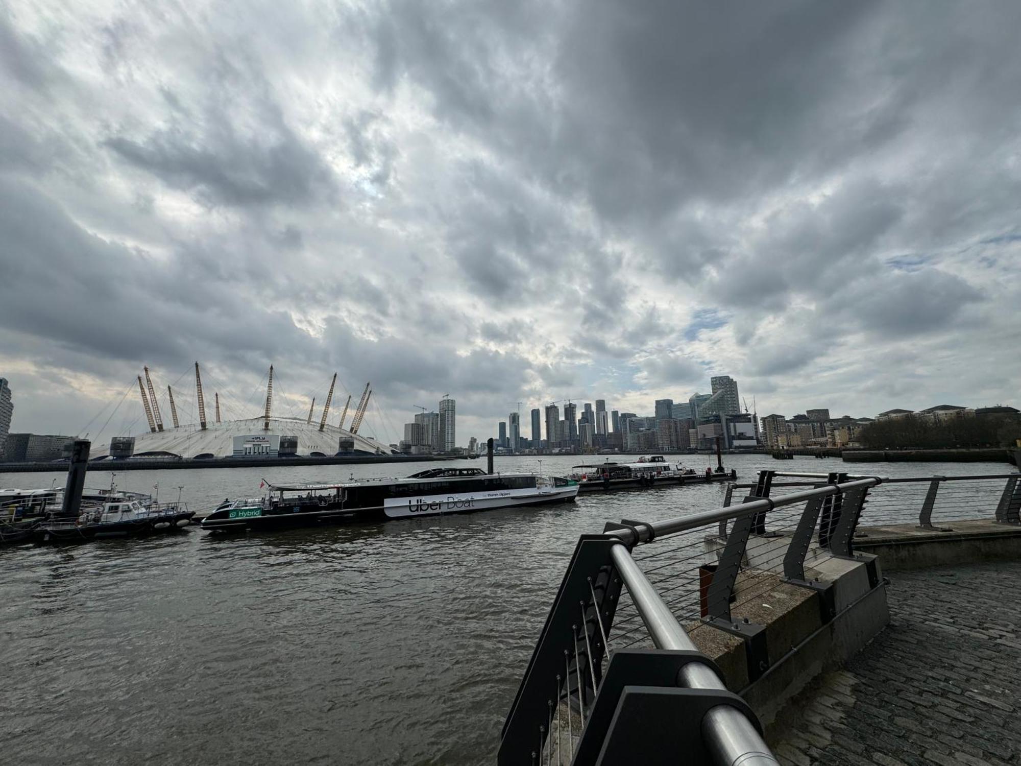 London Luxury Flat With Balcony, River View, O2 Arena, Excel, Canary Wharf, Station Leilighet Eksteriør bilde