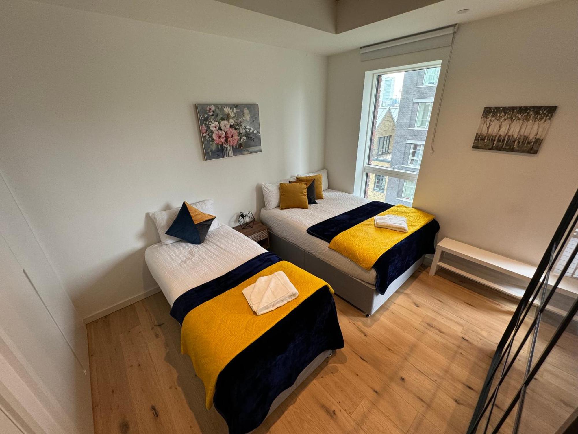 London Luxury Flat With Balcony, River View, O2 Arena, Excel, Canary Wharf, Station Leilighet Eksteriør bilde